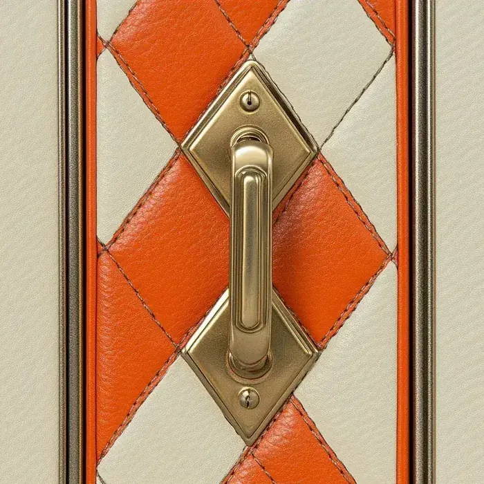 Packaging Handle Features That Captivate Customers